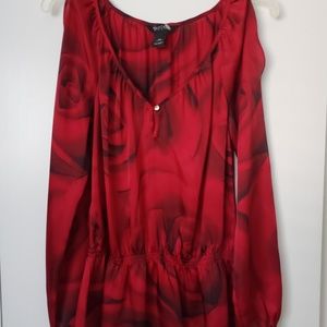 White House|black market red top